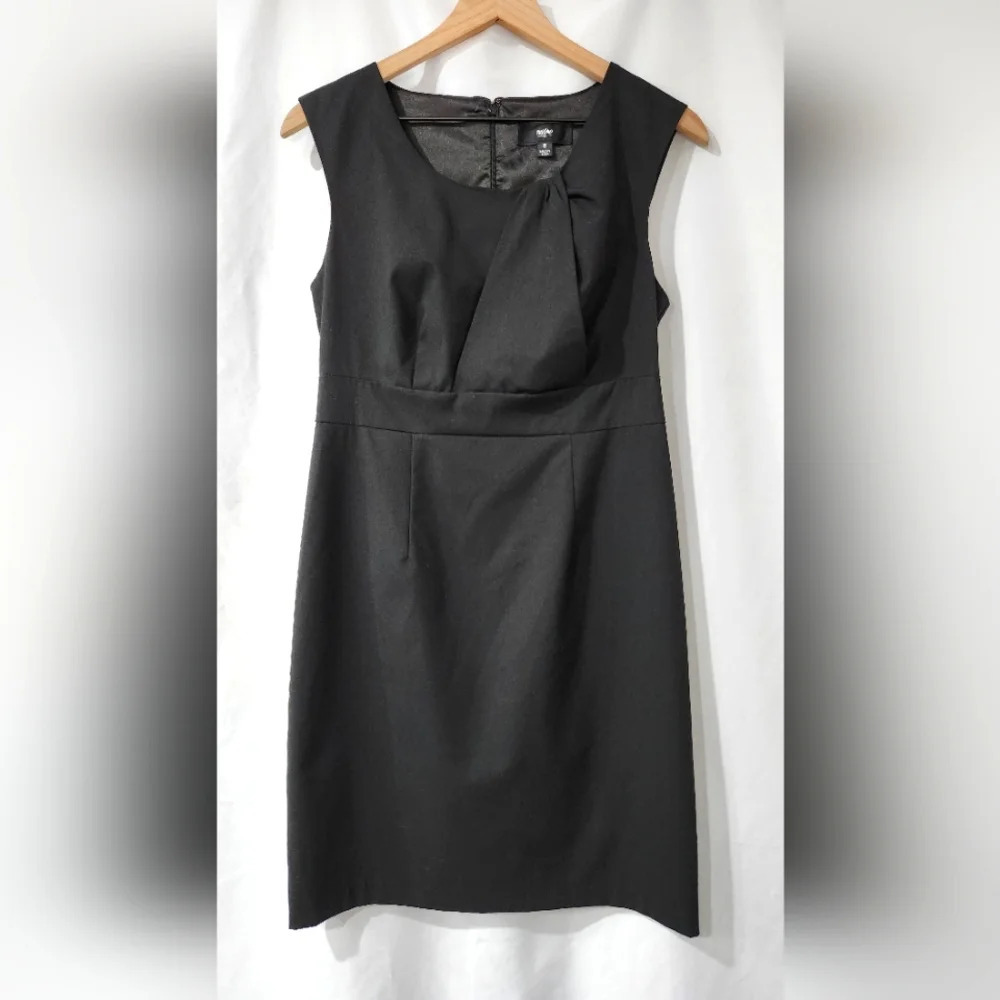 Sleeveless Lined Little Black Dress Size 8 Classic LBD Career Special Occasion - Picture 1 of 8